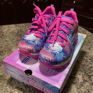 Girls Skechers! Brand new size 3